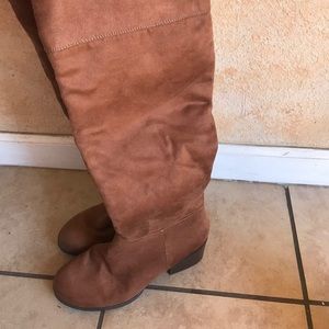 Brown knew high boots